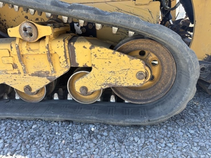 2019-caterpillar-259d3-image-13