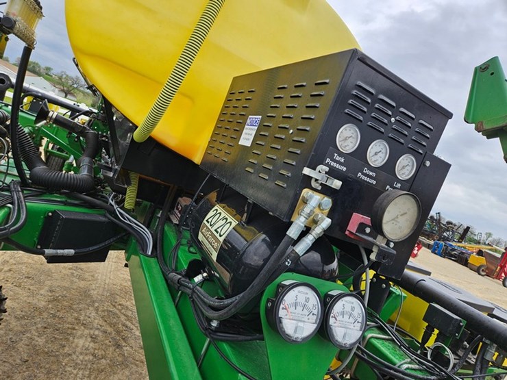 john-deere-7200-image-23