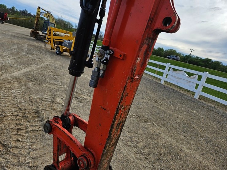 2020-kubota-u55-image-12