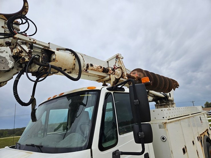 2005-international-durastar-4300-image-12