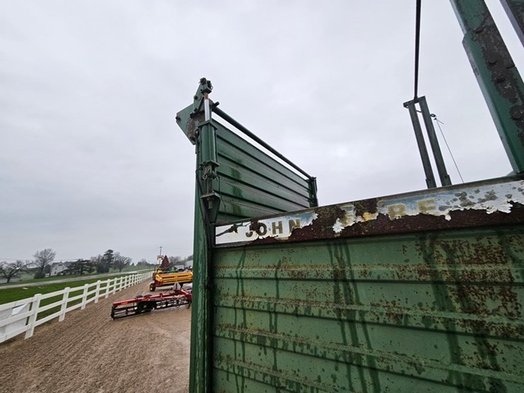 john-deere-100-image-23