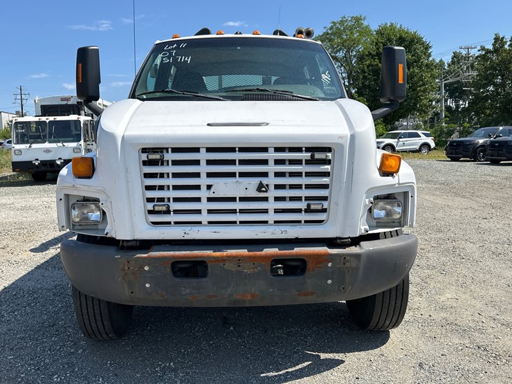 #11-•-2007-chevy-c8500-service-truck-image-3