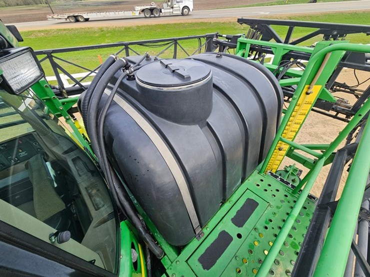 john-deere-4700-image-44