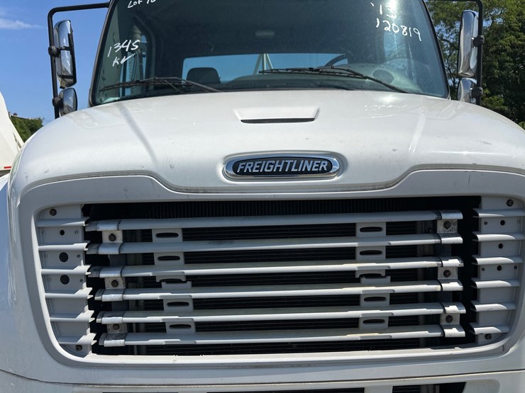 #10-•-2013-freightliner-patch-truck-image-25