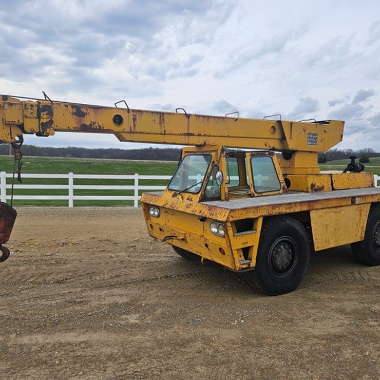#5087 • Crane Truck