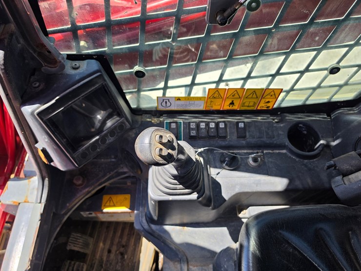2018-takeuchi-tl10v2-image-10