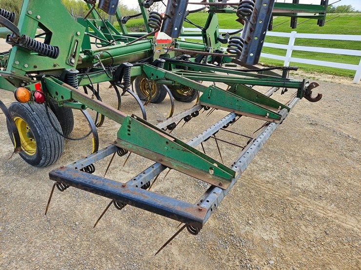 john-deere-28-image-33