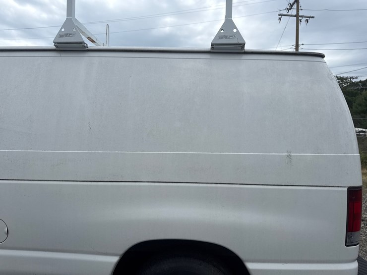 #24-•-2012-ford-van-image-15