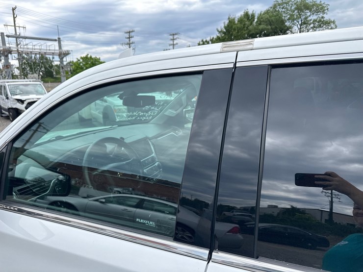 2018-chevrolet-tahoe-image-18