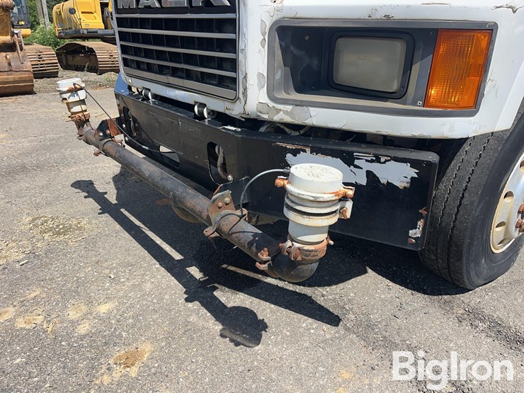 1994-mack-ch613-image-13