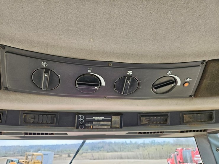 case-ih-7130-image-36