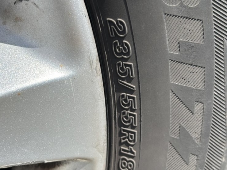 2012-ford-taurus-sel-sedan-image-35