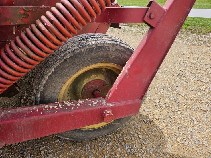 new-holland-472-image-21