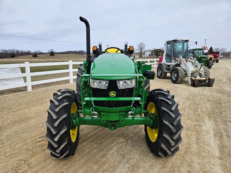 2024-john-deere-5067e-image-8