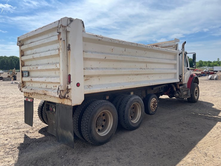 #1328-•-2008-freightliner-dump-truck-(has-mn-title)-image-3
