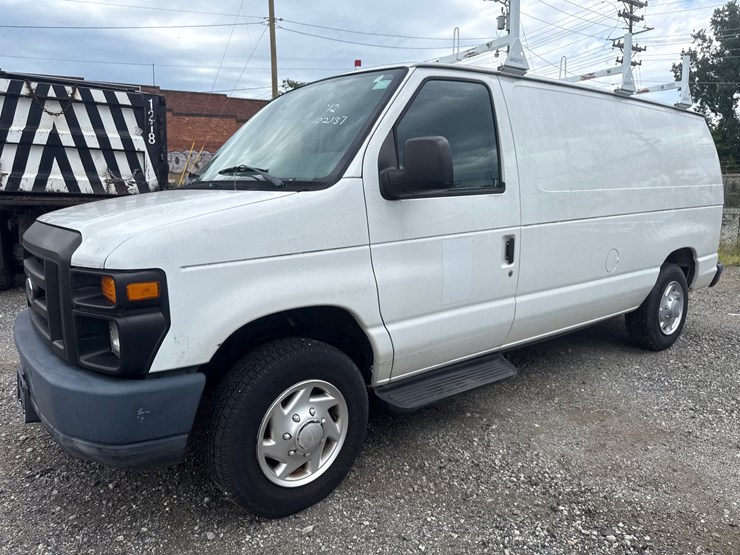 #24-•-2012-ford-van-image-4