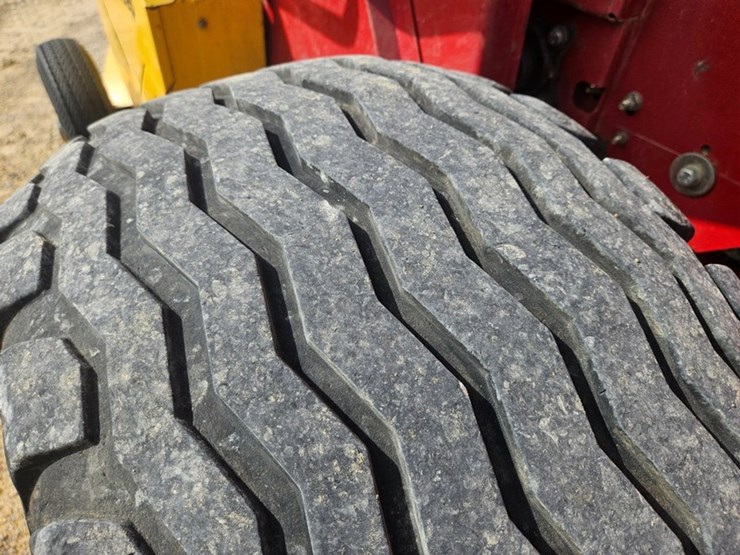 new-holland-br7090-image-38