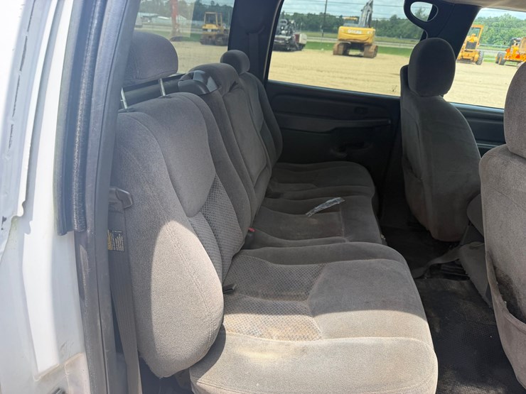 2006-chevrolet-silverado-2500-image-6