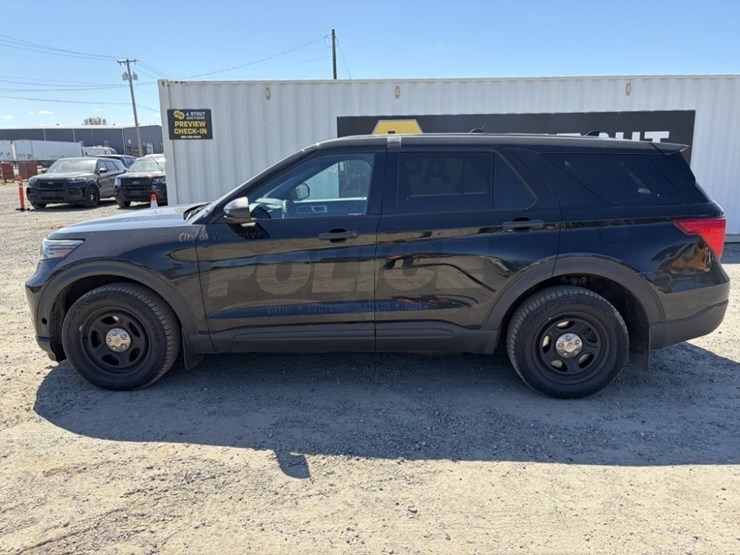2020-ford-explorer-image-7