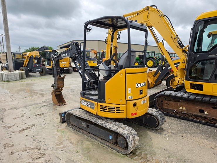 2018-deere-26g-image-14