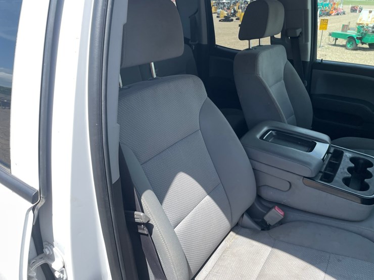 #1324-•-2017-gmc-sierra-pickup-truck-has-mn-title)-image-33