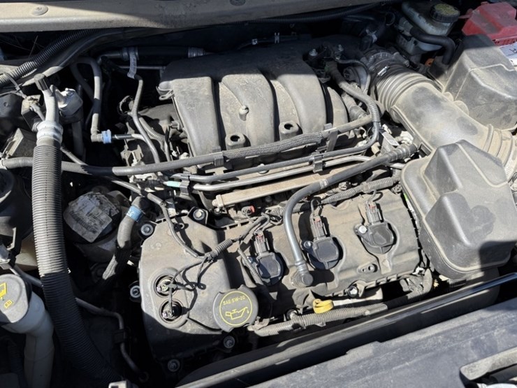 2015-ford-explorer-image-11