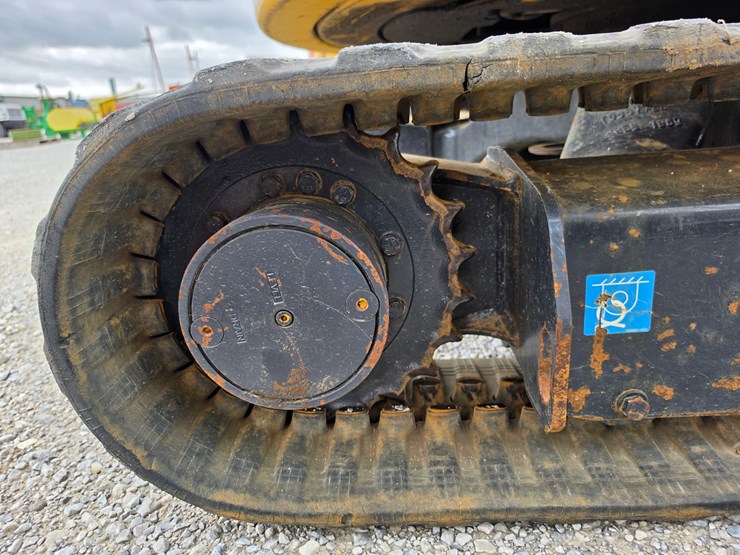 2020-deere-35g-image-18