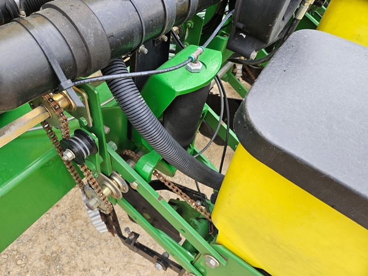 john-deere-7200-image-33