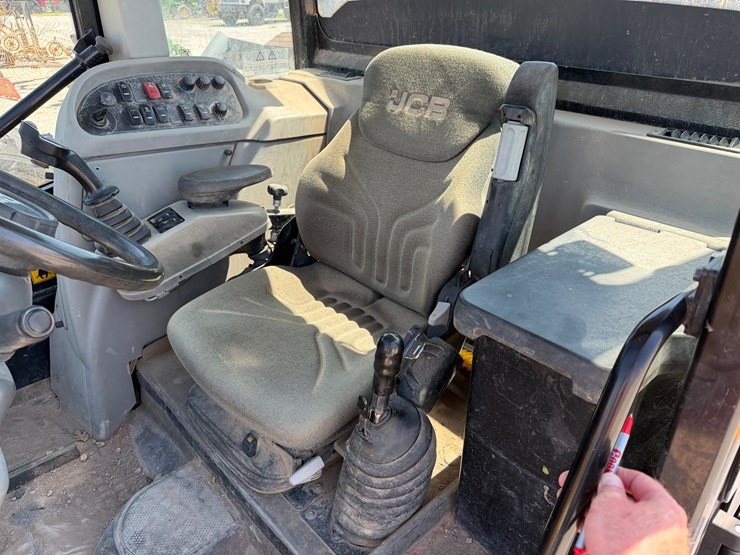 jcb-tm320-image-8