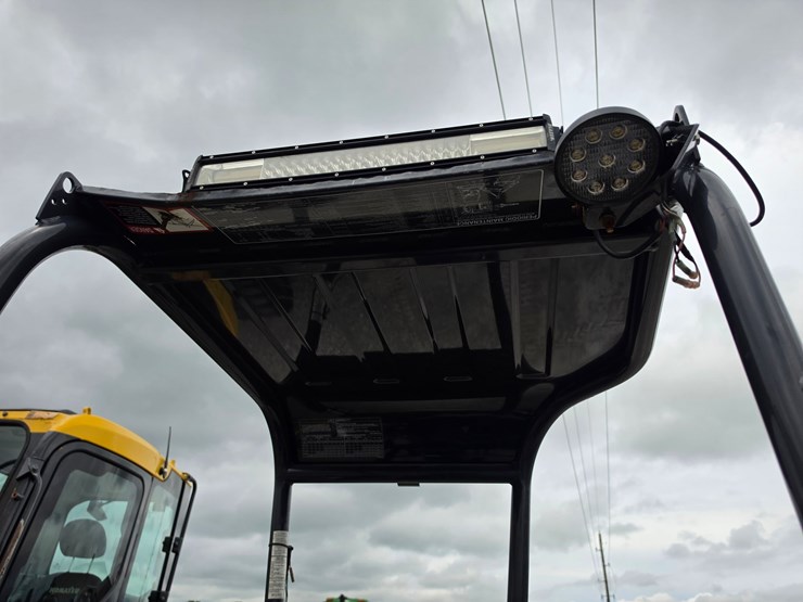 2018-deere-26g-image-8