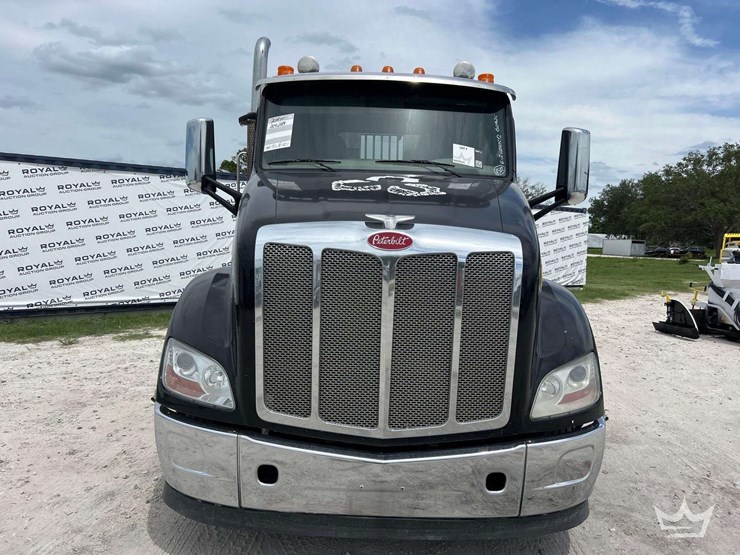 2019-peterbilt-579-image-47