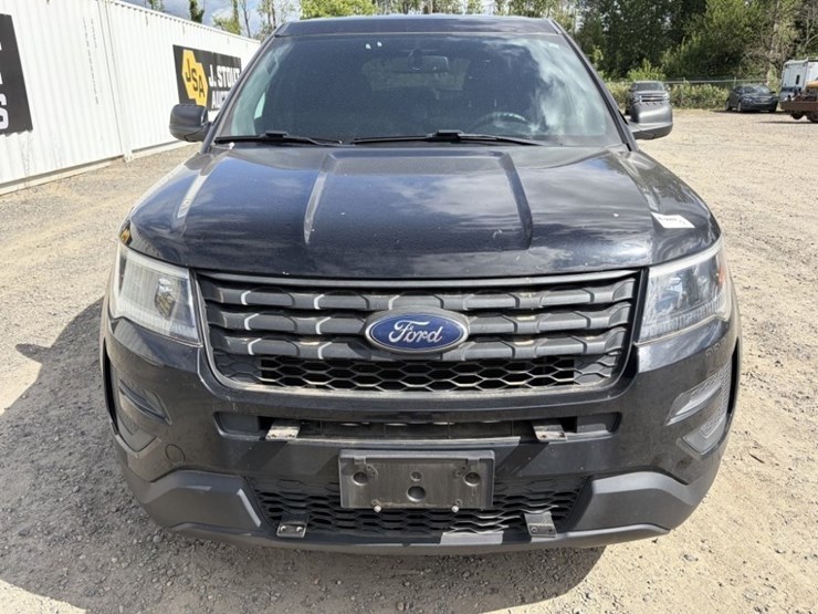 2017-ford-explorer-image-8