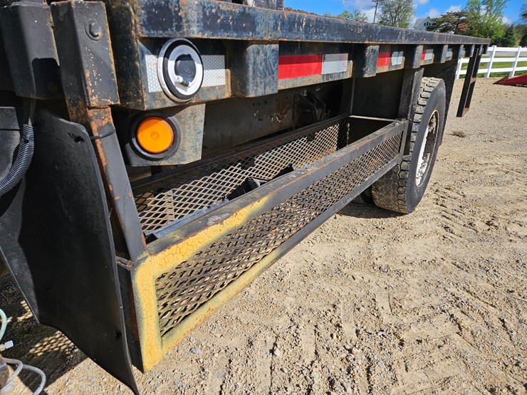 2004-international-durastar-4300-image-13