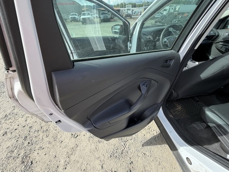 2015-ford-escape-image-21