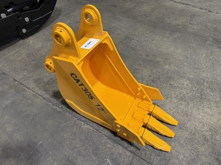 2026-caterpillar-305-image-1