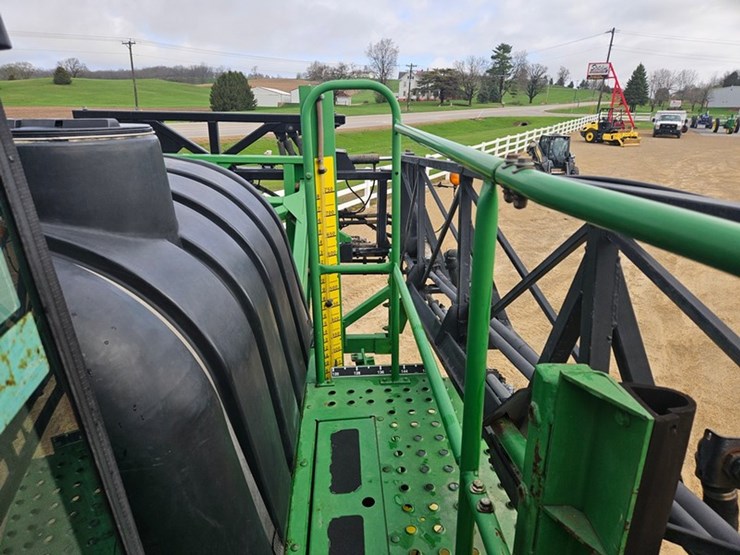 john-deere-4700-image-43