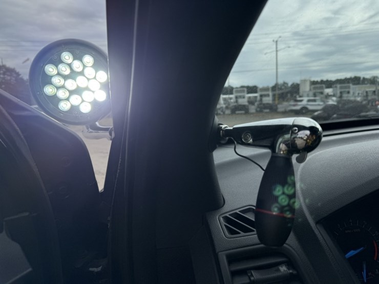 2018-ford-explorer-image-29