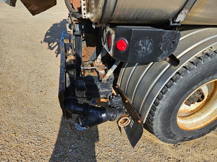 2001-vactor-2100-image-35
