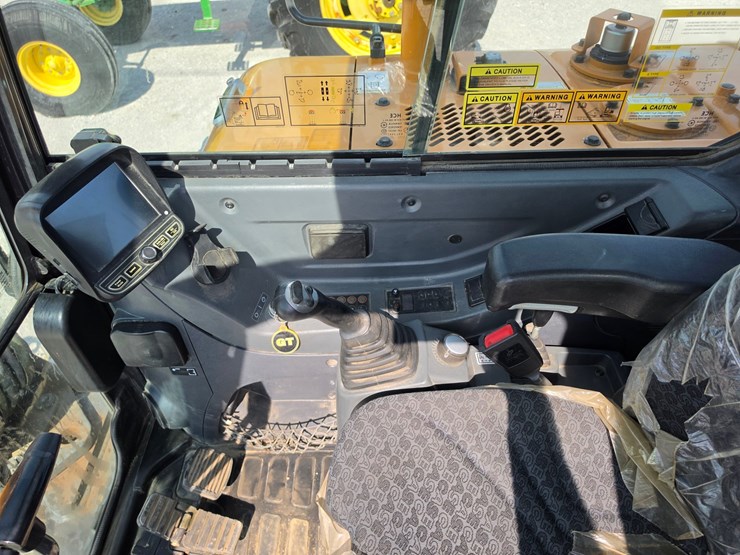 2019-case-cx57c-image-10