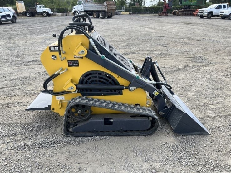 2026-land-hero-ldh-t460-mini-compact-track-loader-image-3