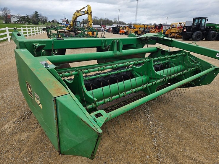 john-deere-820-image-48