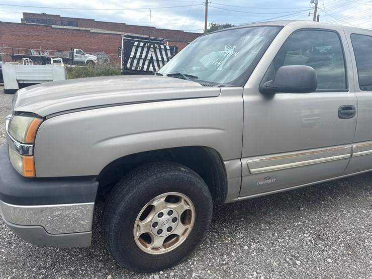 2003-chevrolet-1500-image-8