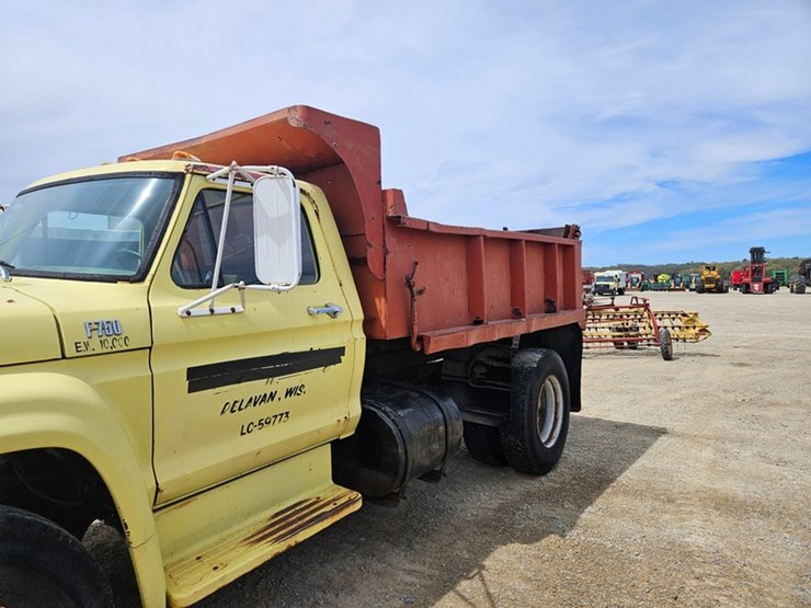 1975-ford-f750-image-47