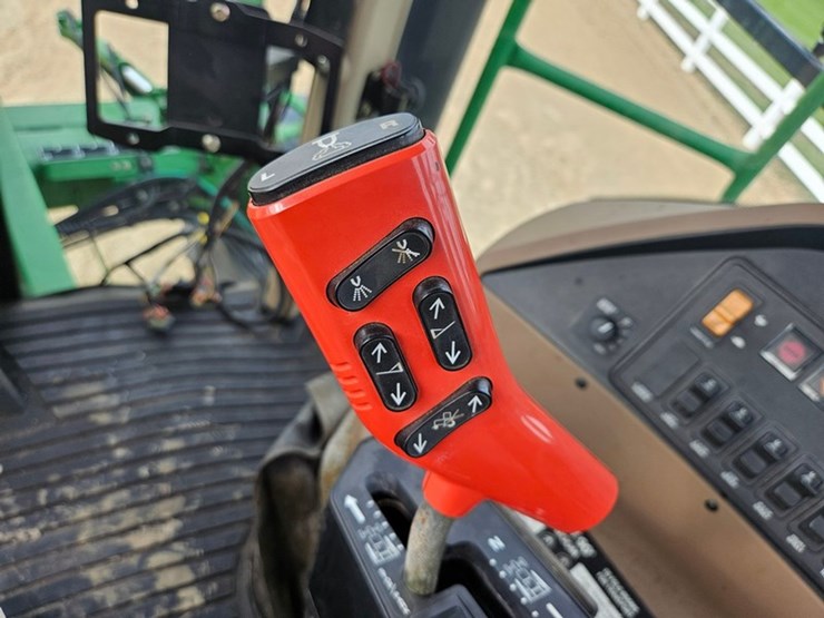 john-deere-4700-image-75