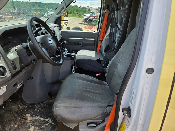 2018-ford-e450-image-23