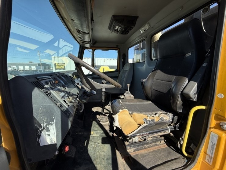 1994-freightliner-fl80-image-20