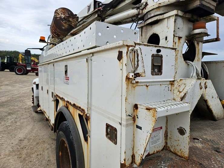2005-international-durastar-4300-image-43