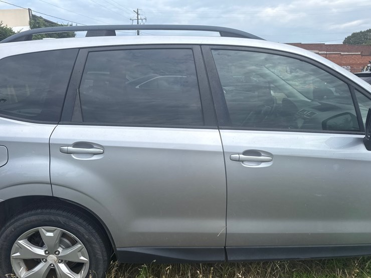 2016-subaru-forester-image-24