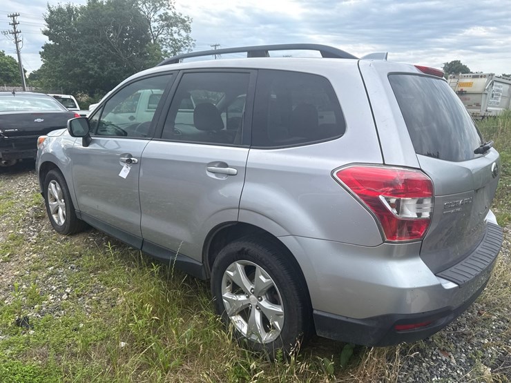 2016-subaru-forester-image-10