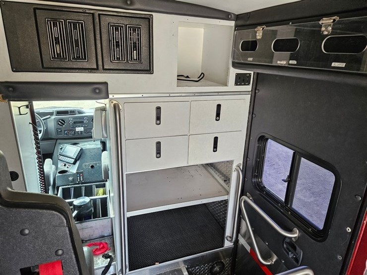 2016-ford-e450-image-36
